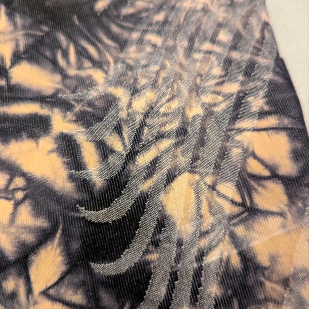 NWOT Athleta Motivate Seamless Tank & Shorts Black Tan Tie-dye Size Medium - Picture 13 of 16